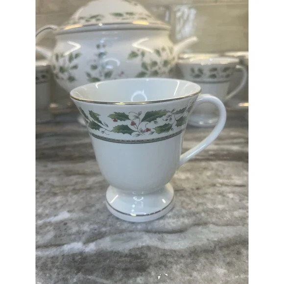Vintage Royal Limited Holly Holiday Soup TUREEN w/Lid & Ladle AND 12 Cups Berry